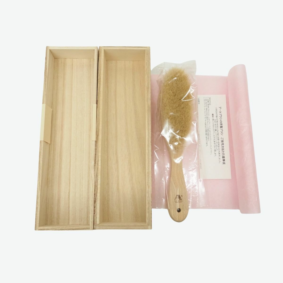 アートブラシ　洋服ブラシ オーバル 桐箱入り